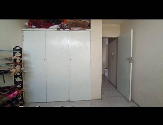 2 BEDROOM APARTMENT FOR SALE IN PRETORIA WEST
